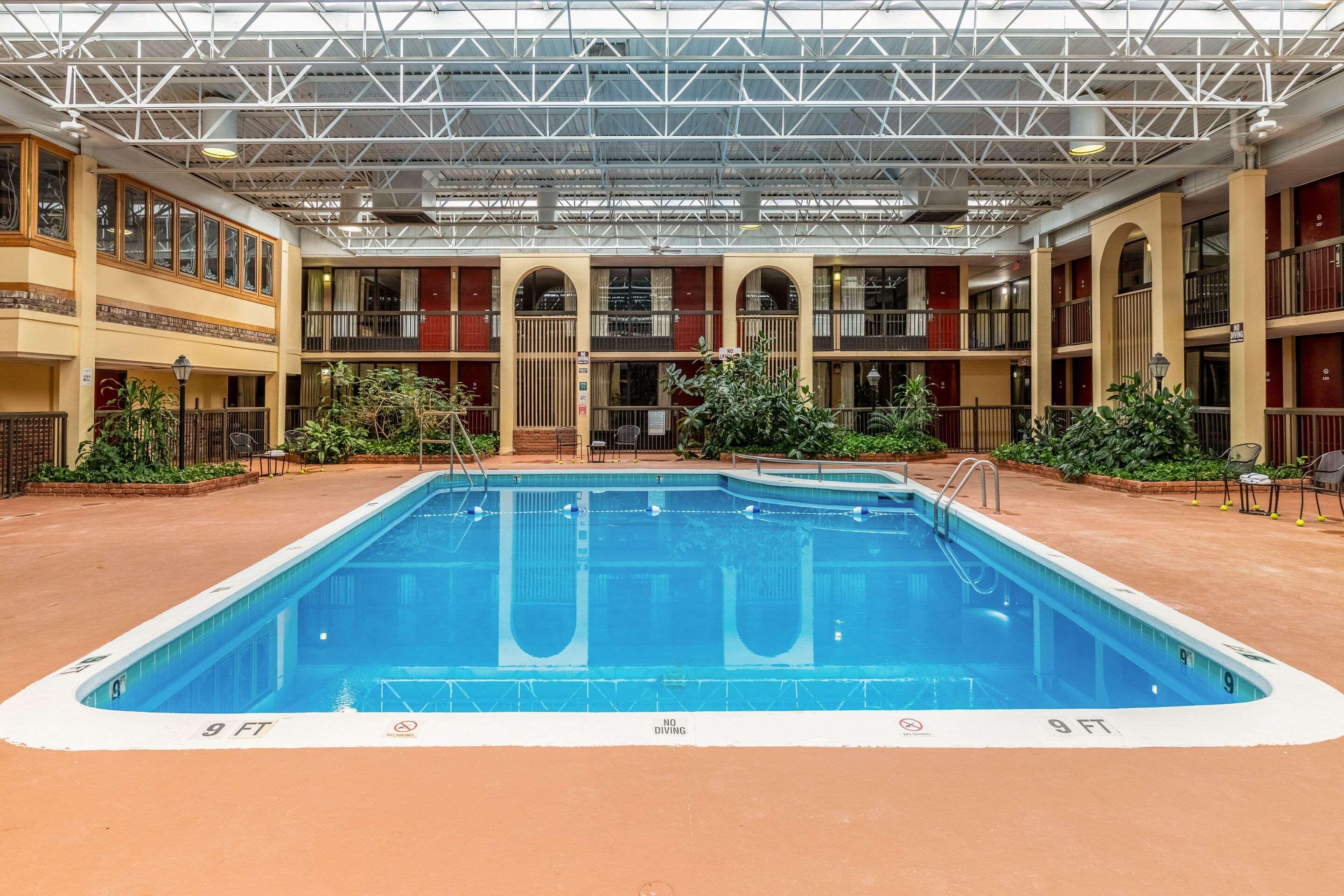 Quality Inn Newport Exterior foto